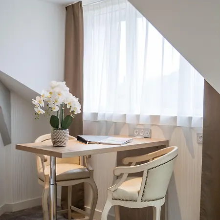 Western Beausejour 3* Лурд